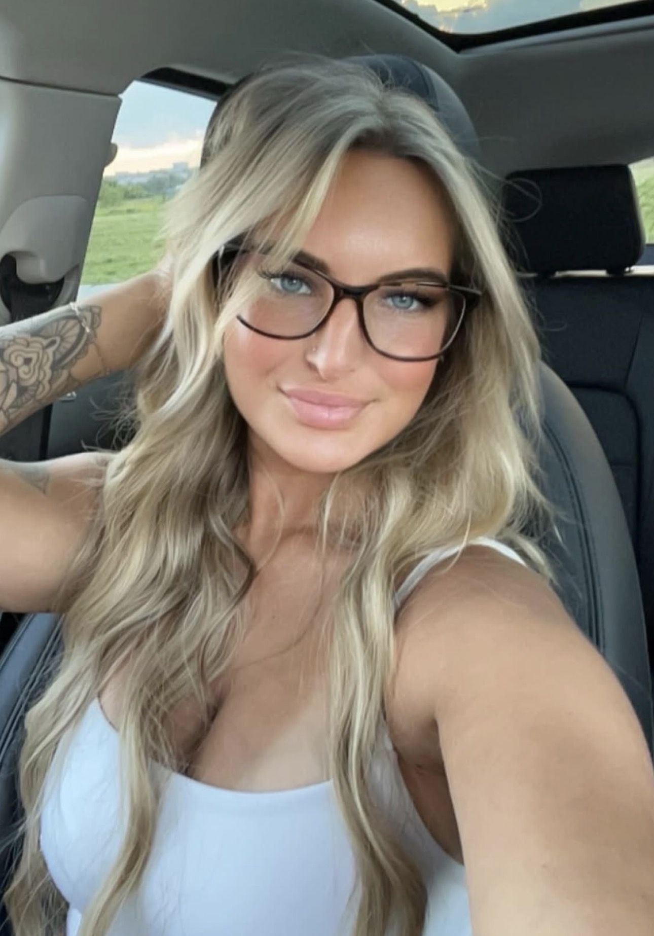 Hot girl traveling to the best surf spots